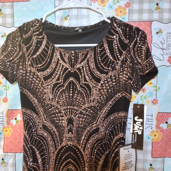 NWT JUMP SHORT SLEEVE BODY CON DRESS - Picture 2 of 10